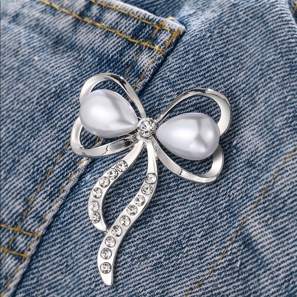 Brooch - Picture 2 of 2